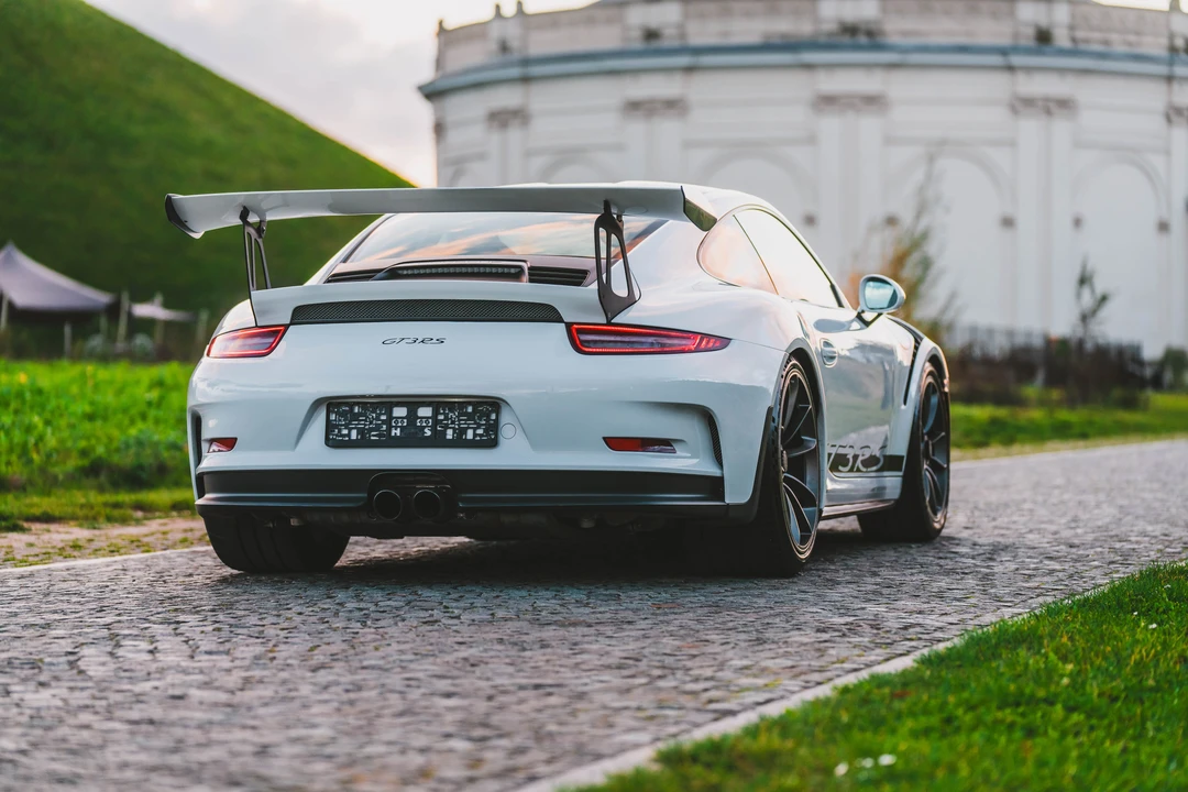 2015 Porsche 991 GT3 RS - Image 8 of 31