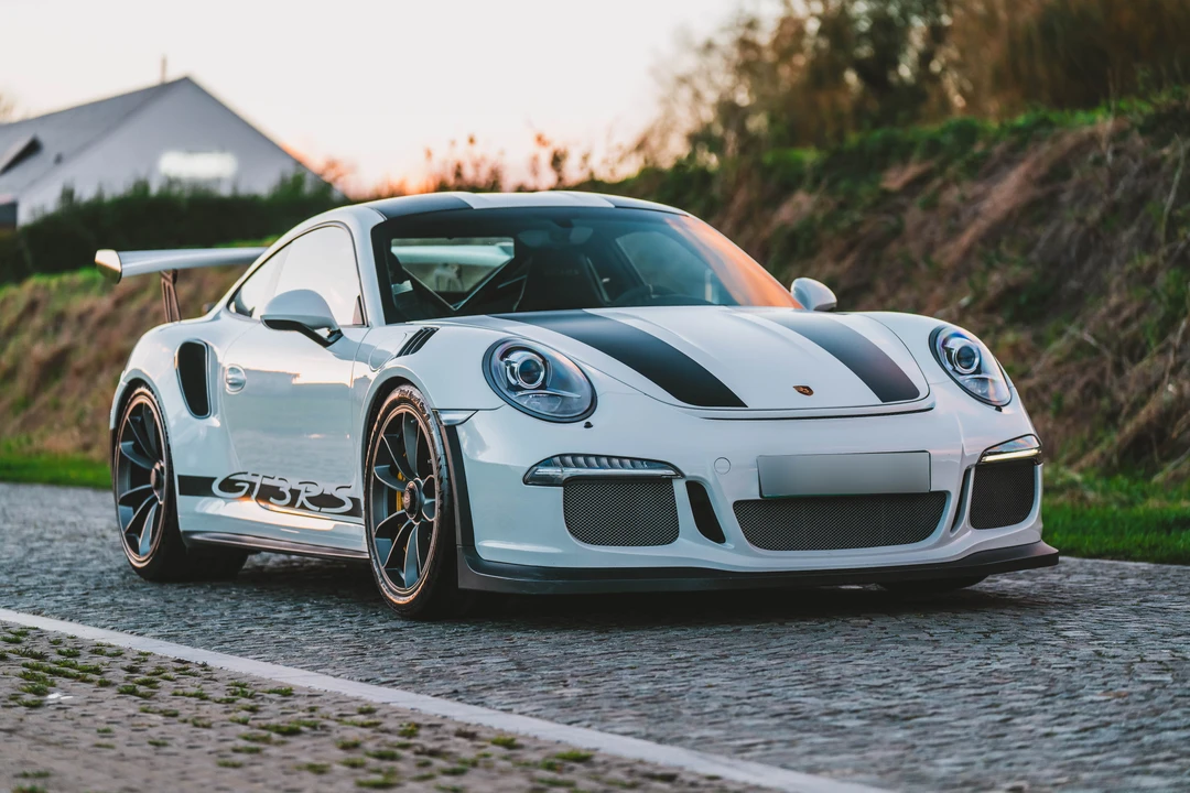 2015 Porsche 991 GT3 RS - Image 25 of 31