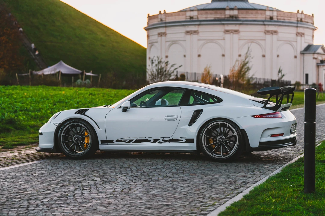 2015 Porsche 991 GT3 RS - Image 13 of 31
