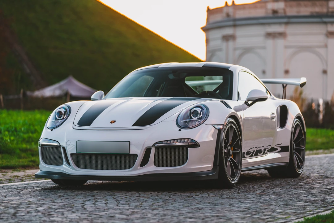 2015 Porsche 991 GT3 RS - Image 2 of 31