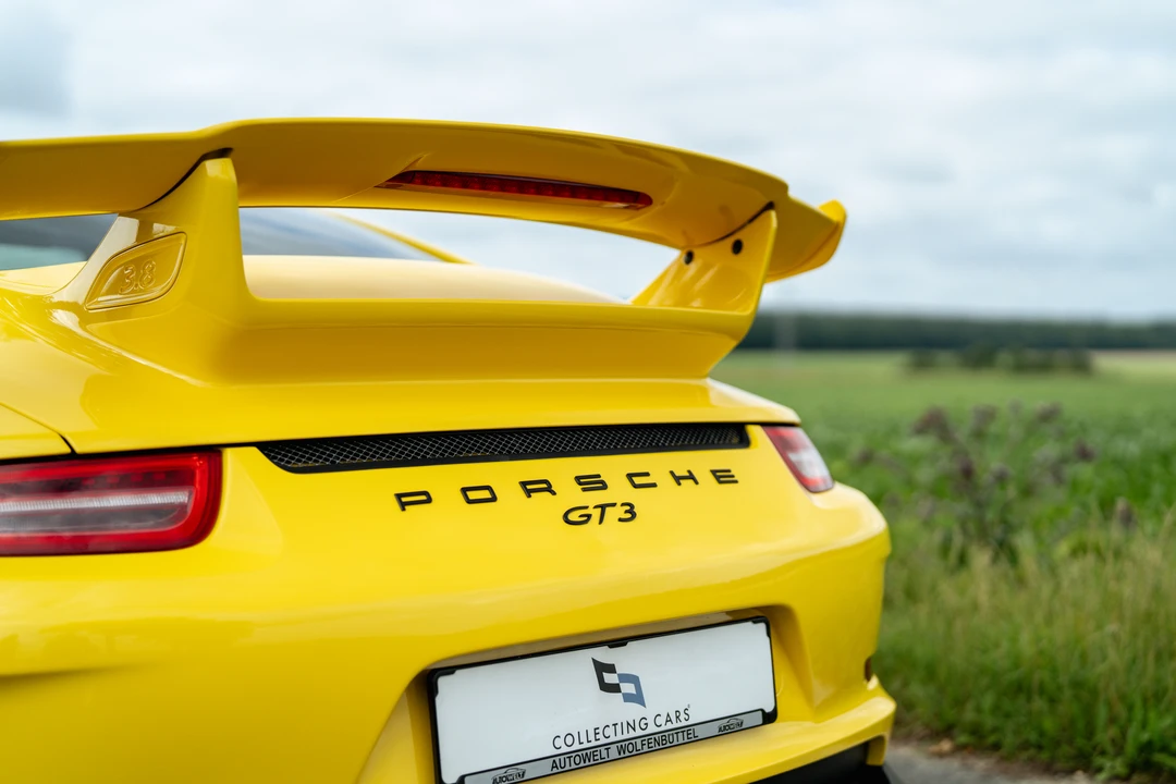 2015 Porsche 991 GT3 - Image 26 of 31