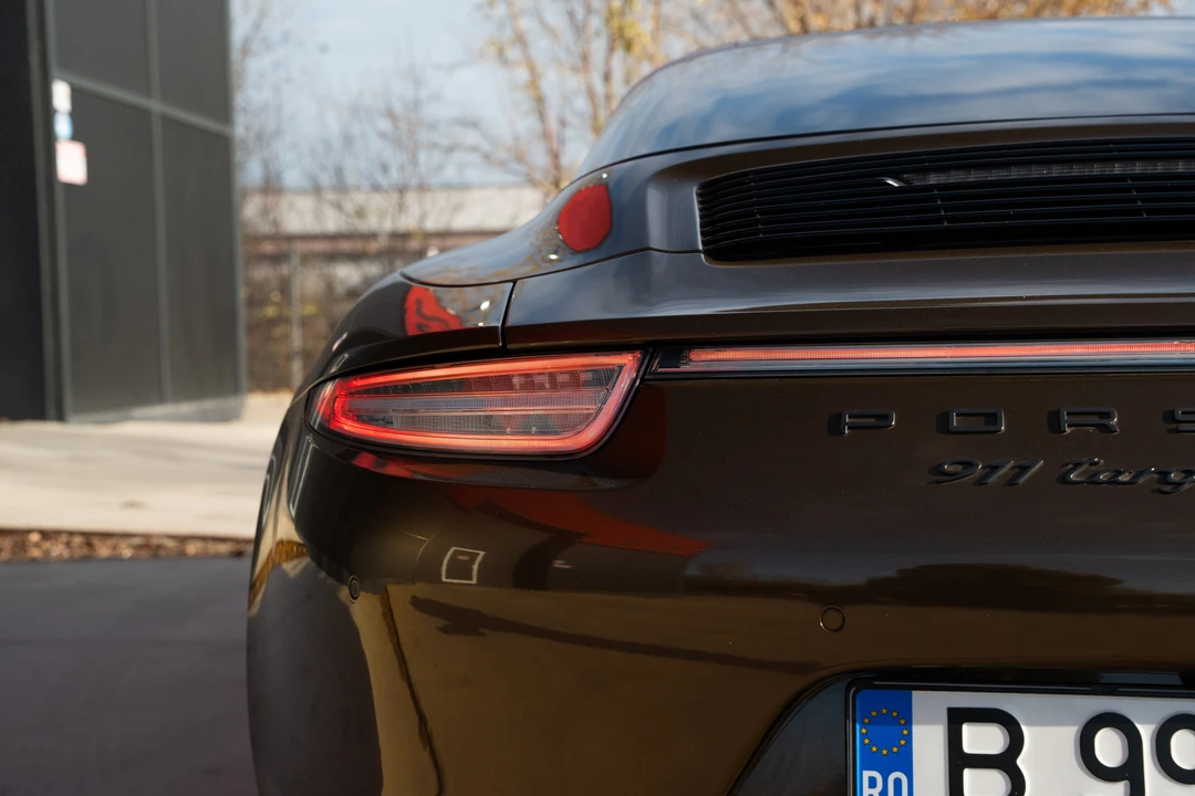 2015 Porsche 991 Carrera - Image 24 of 31
