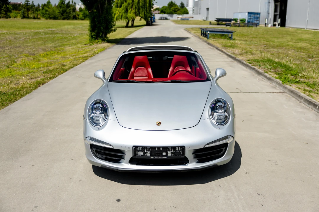 2015 Porsche 991 Targa 4 & 4S - Image 10 of 31