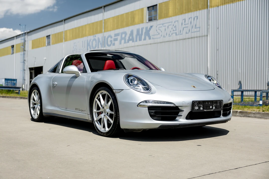 2015 Porsche 991 Targa 4 & 4S - Image 15 of 31
