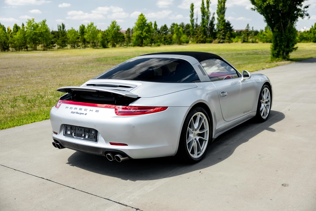 2015 Porsche 991 Targa 4 & 4S - Image 14 of 31