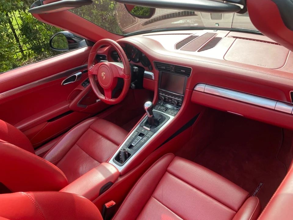2015 Porsche 991 Carrera - Image 9 of 15