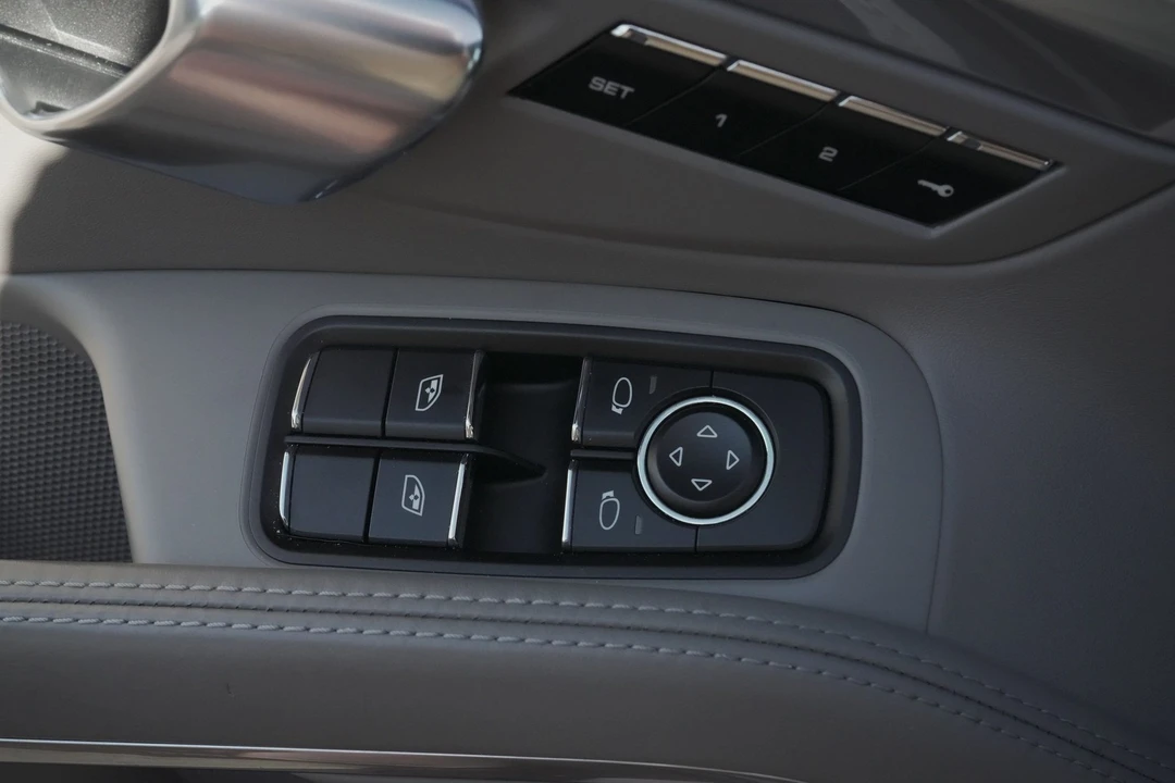 2015 Porsche 991 Carrera - Image 17 of 31
