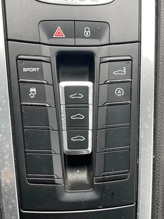 2015 Porsche 991 Carrera - Image 15 of 17