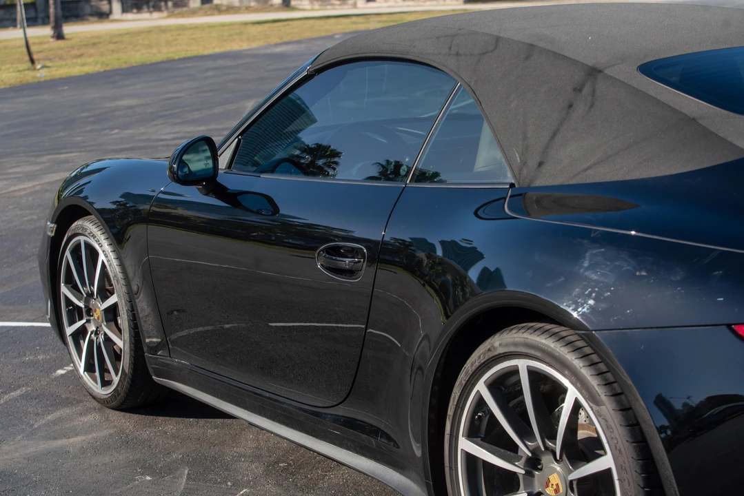 2015 Porsche 991 Carrera 4 - Image 25 of 31