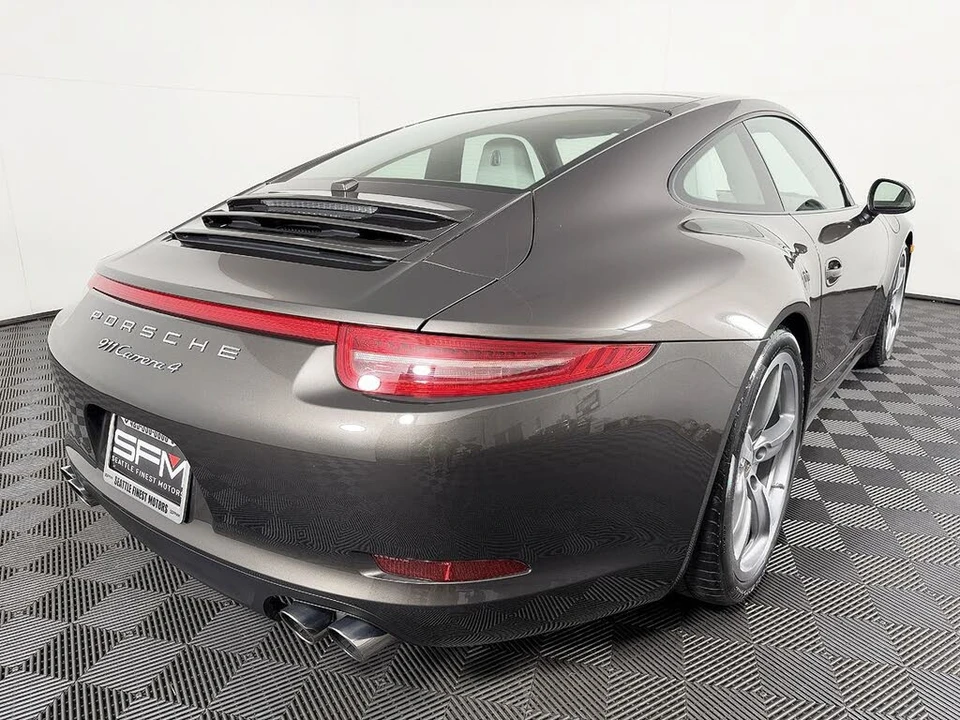 2015 Porsche 991 Carrera 4 - Image 10 of 31