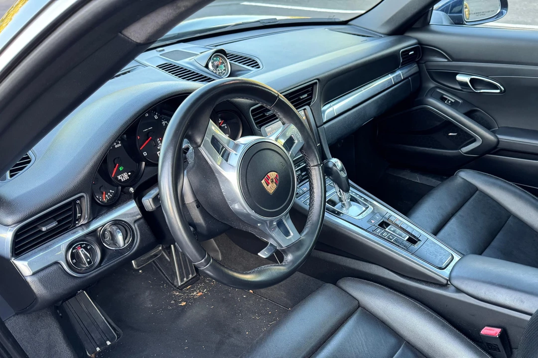 2015 Porsche 991 Carrera 4 - Image 29 of 31