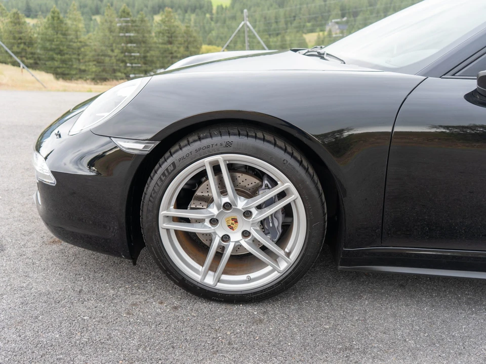 2015 Porsche 991 Carrera 4 - Image 16 of 31