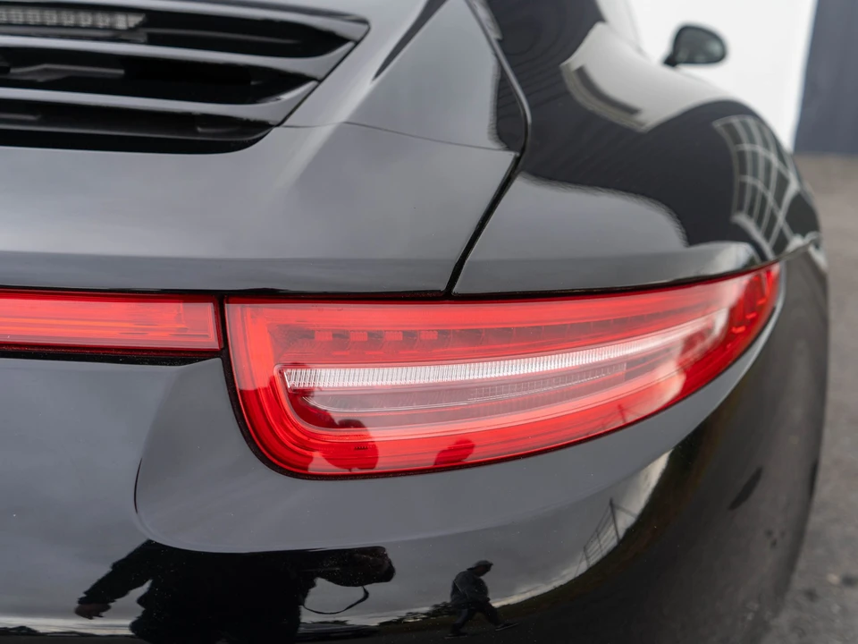 2015 Porsche 991 Carrera 4 - Image 28 of 31