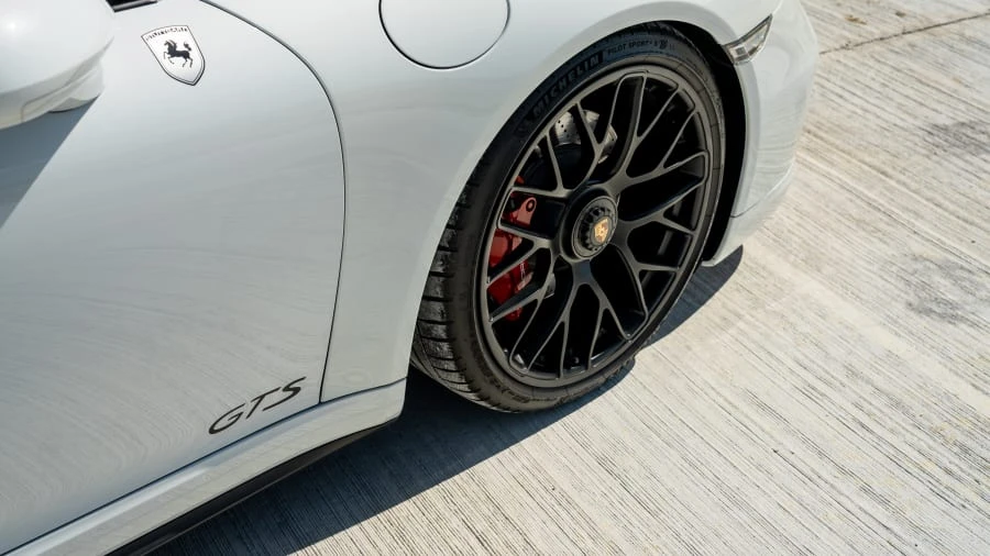 2015 Porsche 991 Carrera GTS - Image 27 of 31