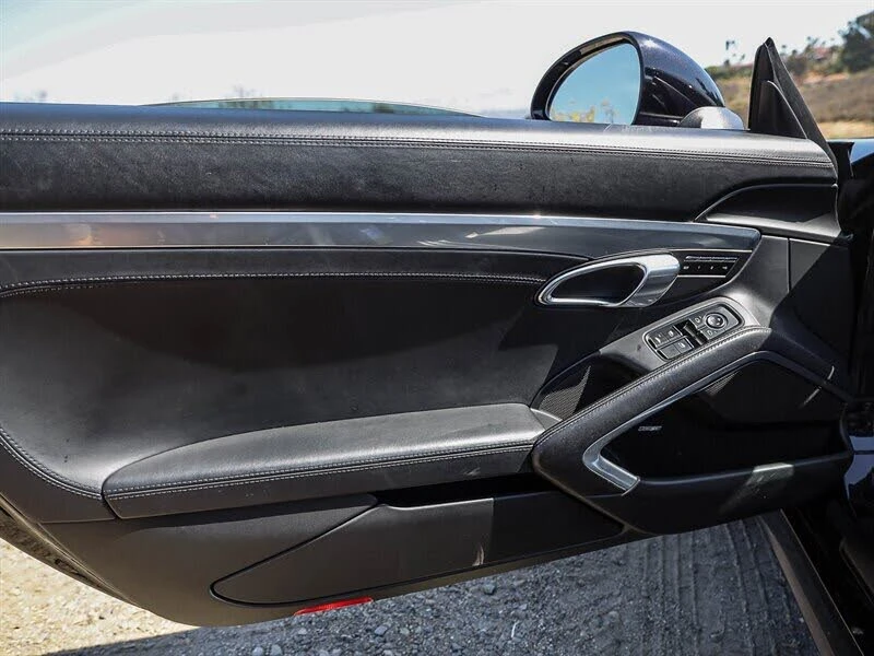 2015 Porsche 991 Carrera 4S - Image 26 of 31