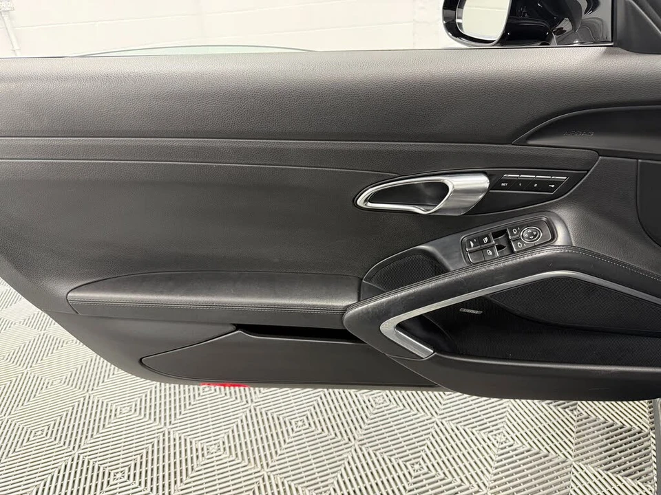 2015 Porsche 991 Carrera 4S - Image 13 of 31