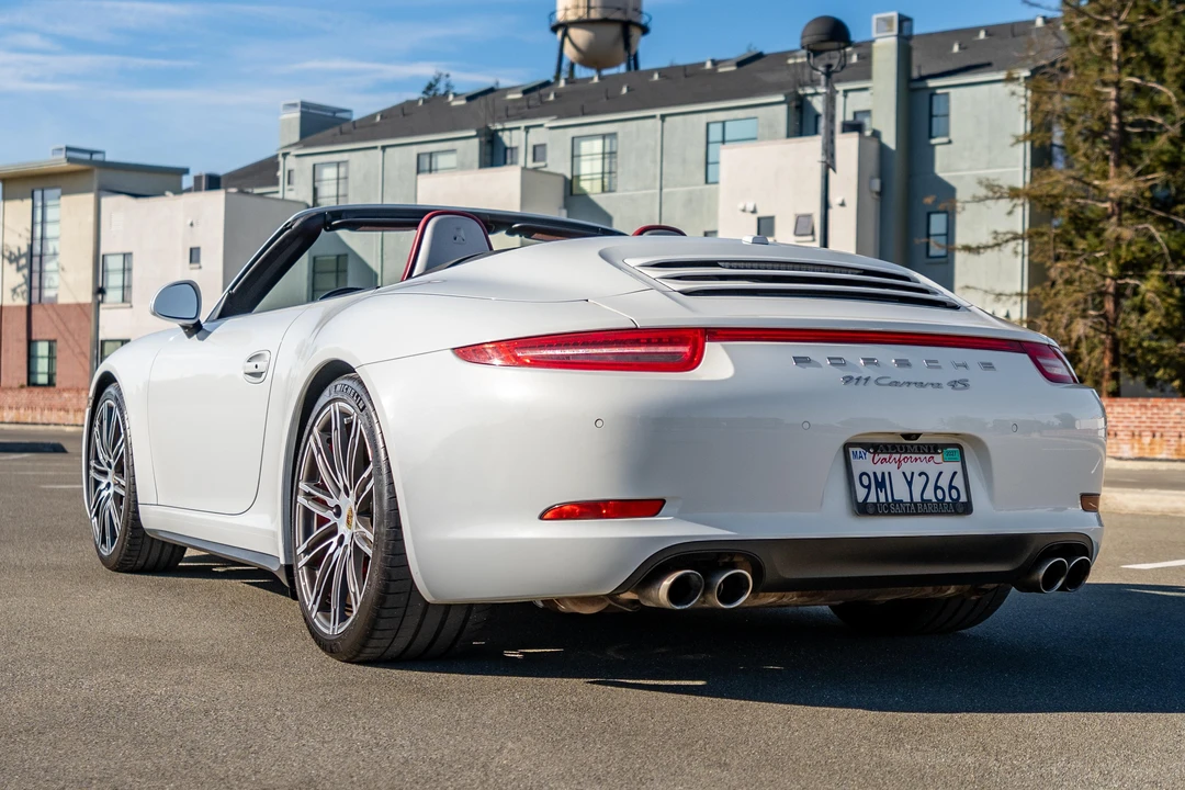 2015 Porsche 991 Carrera 4S - Image 9 of 31