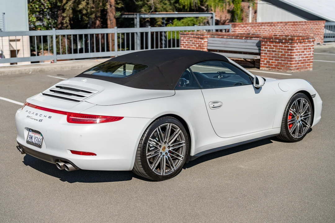 2015 Porsche 991 Carrera 4S - Image 16 of 31