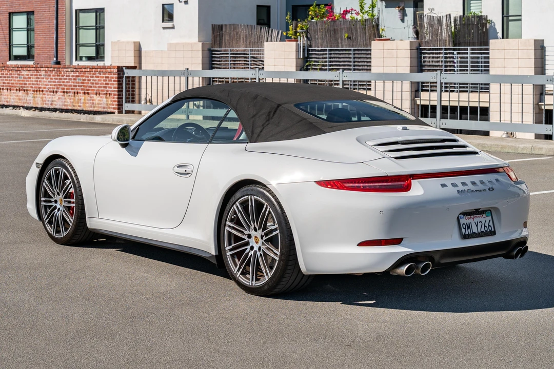 2015 Porsche 991 Carrera 4S - Image 14 of 31