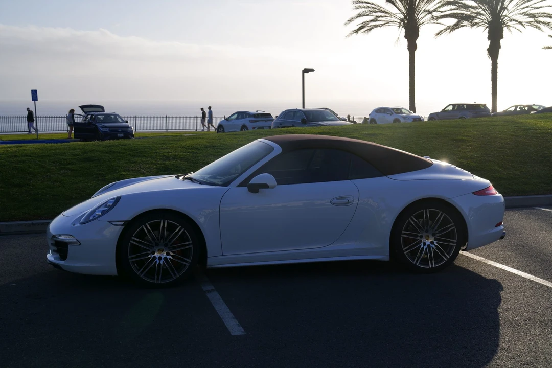 2015 Porsche 991 Carrera 4S - Image 8 of 31