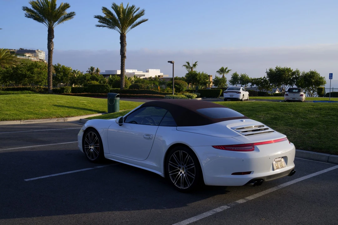 2015 Porsche 991 Carrera 4S - Image 12 of 31