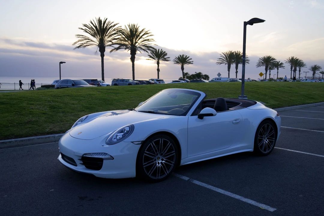 2015 Porsche 991 Carrera 4S - Image 24 of 31