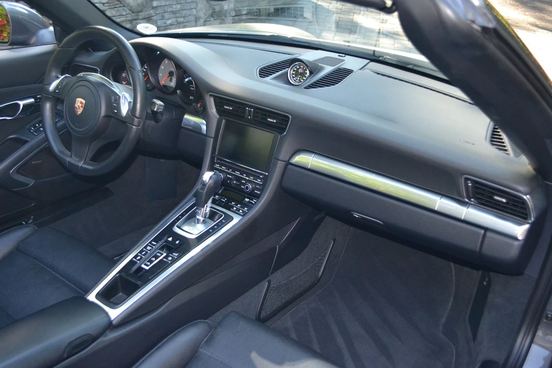 2015 Porsche 991 Carrera 4S - Image 16 of 17