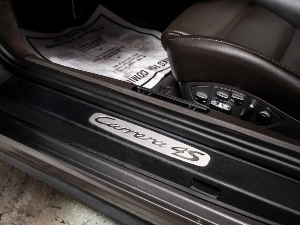 2015 Porsche 991 Carrera 4S - Image 28 of 31