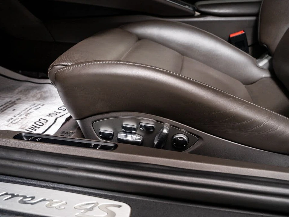 2015 Porsche 991 Carrera 4S - Image 29 of 31