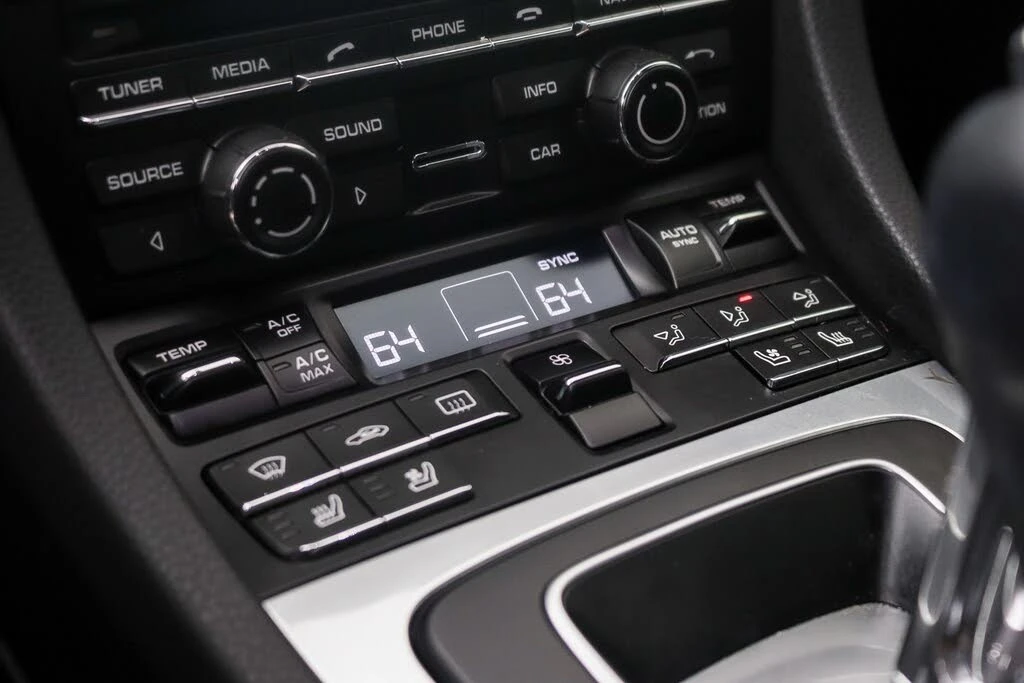 2015 Porsche 991 Carrera 4S - Image 25 of 31