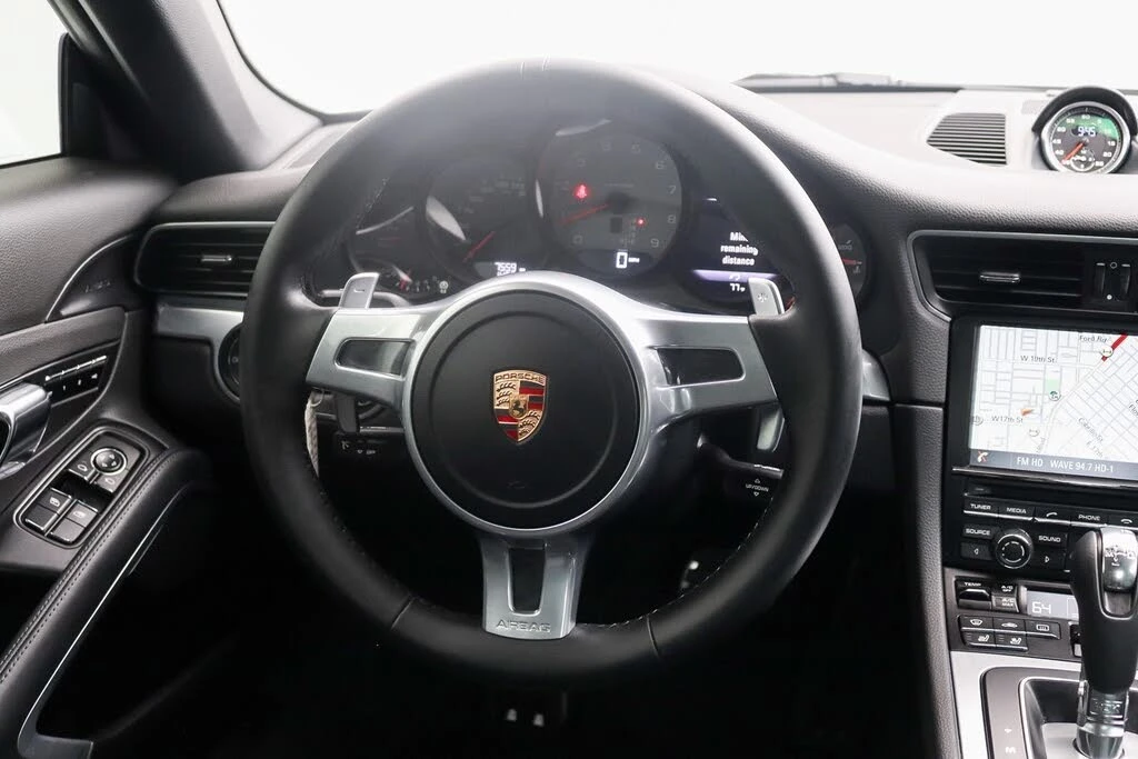 2015 Porsche 991 Carrera 4S - Image 18 of 31