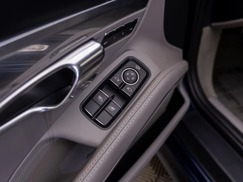 2015 Porsche 991 Carrera 4S - Image 15 of 31