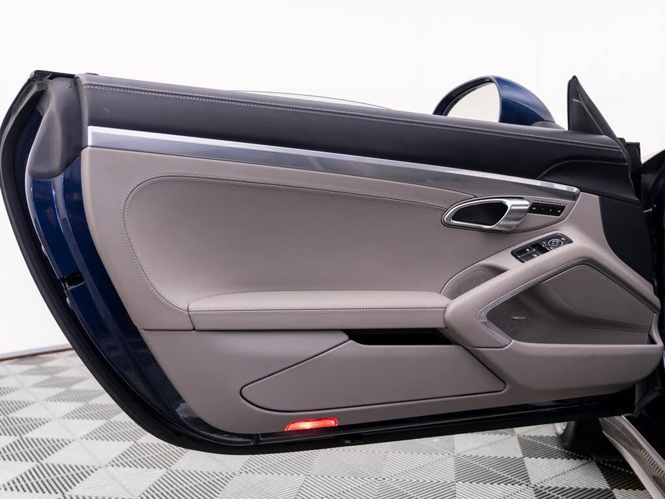 2015 Porsche 991 Carrera 4S - Image 14 of 31