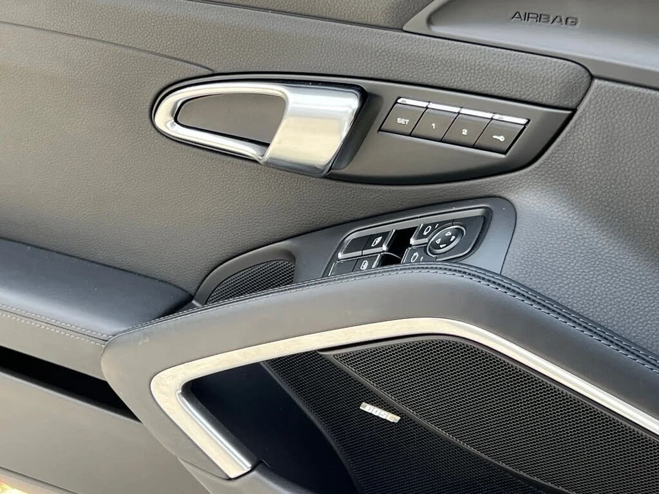 2015 Porsche 991 Carrera 4S - Image 22 of 31
