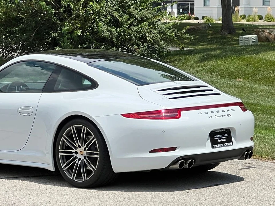 2015 Porsche 991 Carrera 4S - Image 10 of 31