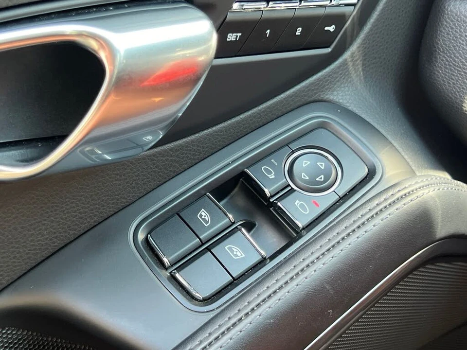 2015 Porsche 991 Carrera 4S - Image 28 of 31