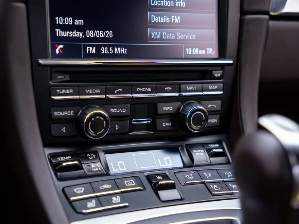2015 Porsche 991 Carrera 4S - Image 29 of 31