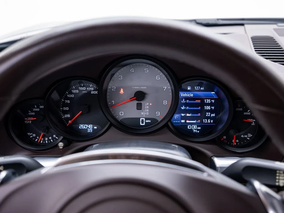 2015 Porsche 991 Carrera 4S - Image 24 of 31
