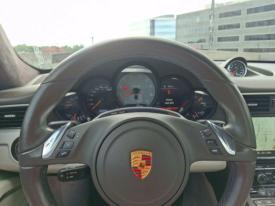 2015 Porsche 991 Carrera 4S - Image 21 of 30