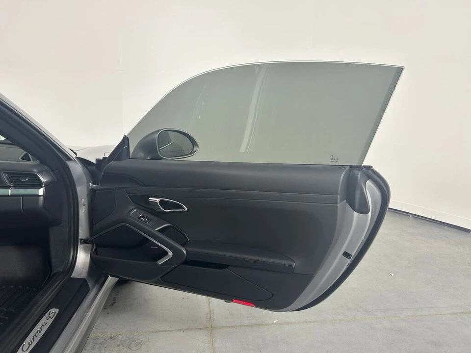 2015 Porsche 991 Carrera 4S - Image 26 of 31
