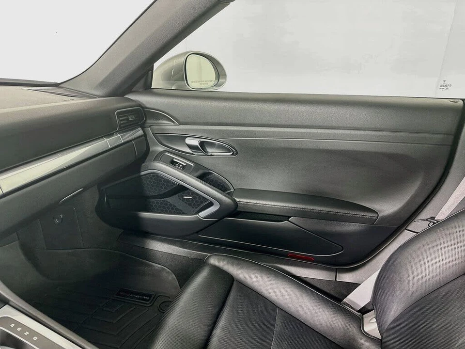 2015 Porsche 991 Carrera 4S - Image 16 of 19