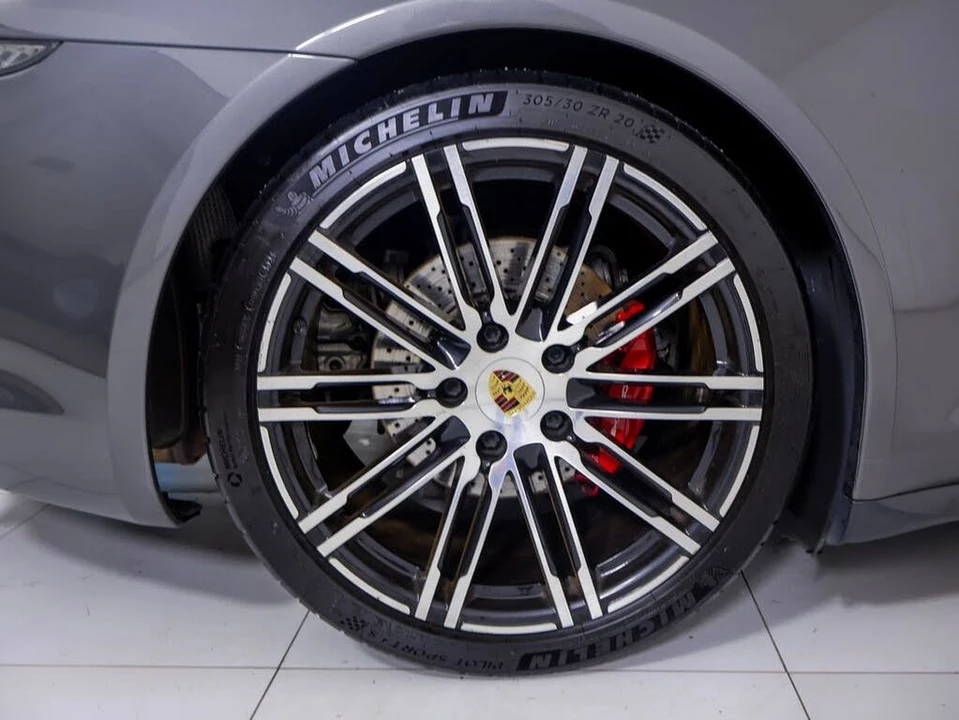 2015 Porsche 991 Carrera 4S - Image 20 of 29