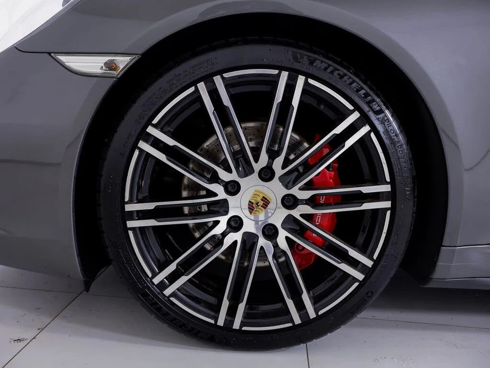 2015 Porsche 991 Carrera 4S - Image 22 of 29