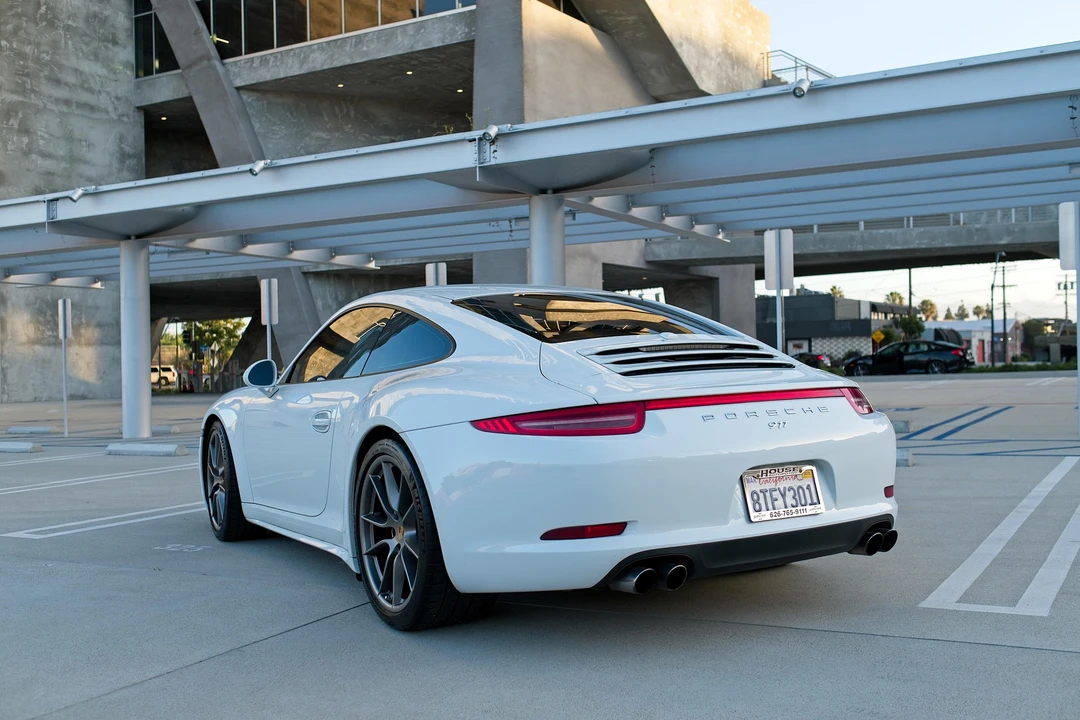2015 Porsche 991 Carrera 4S - Image 8 of 30