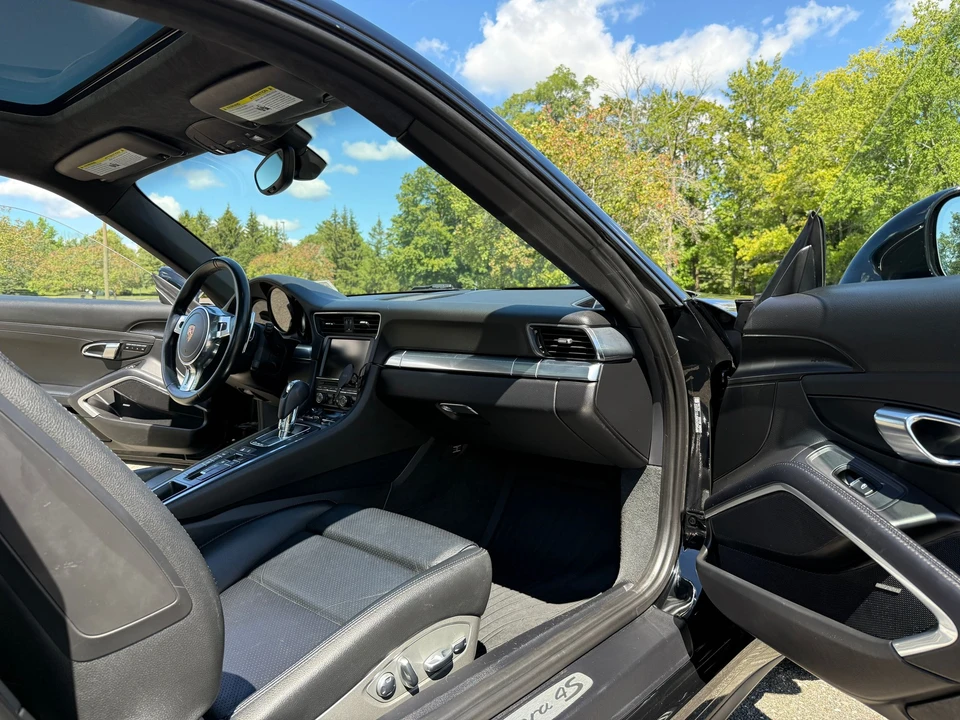 2015 Porsche 991 Carrera 4S - Image 16 of 23