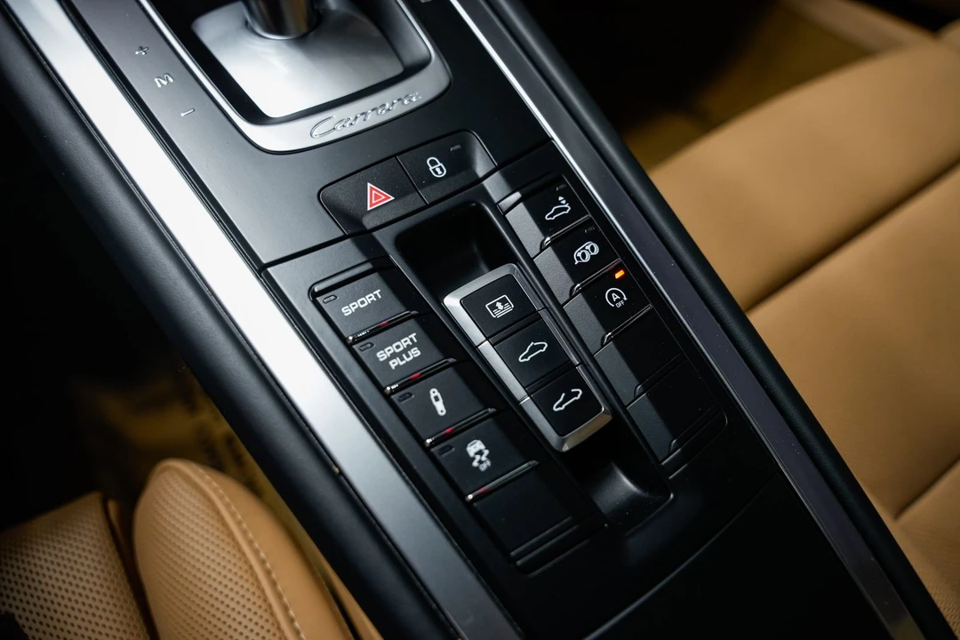 2015 Porsche 991 Carrera 4S - Image 16 of 31