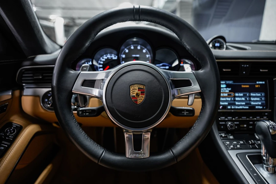 2015 Porsche 991 Carrera 4S - Image 10 of 31