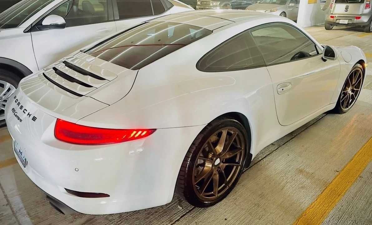 2015 Porsche 991 Carrera - Image 2 of 4