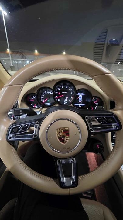 2015 Porsche 991 Carrera - Image 16 of 20