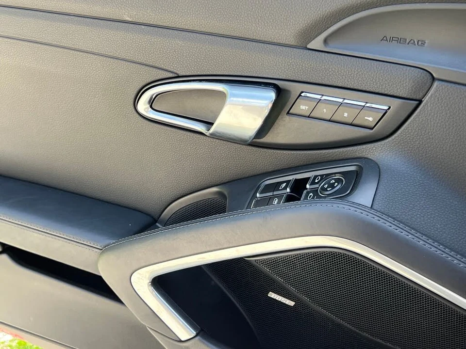 2015 Porsche 991 Carrera - Image 28 of 31